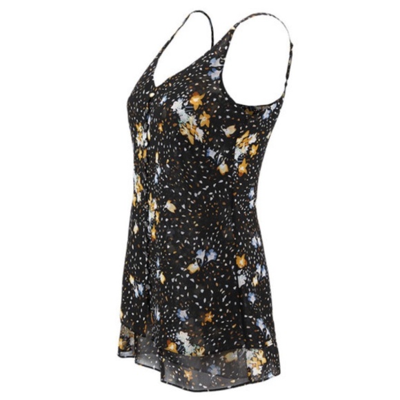 ✨NWOT✨ CAbi Cluster Cami - Sz S - Picture 3 of 10